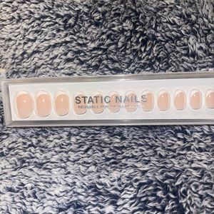 STATIC NAILS Reusable Pop-On Curved French Round NIB